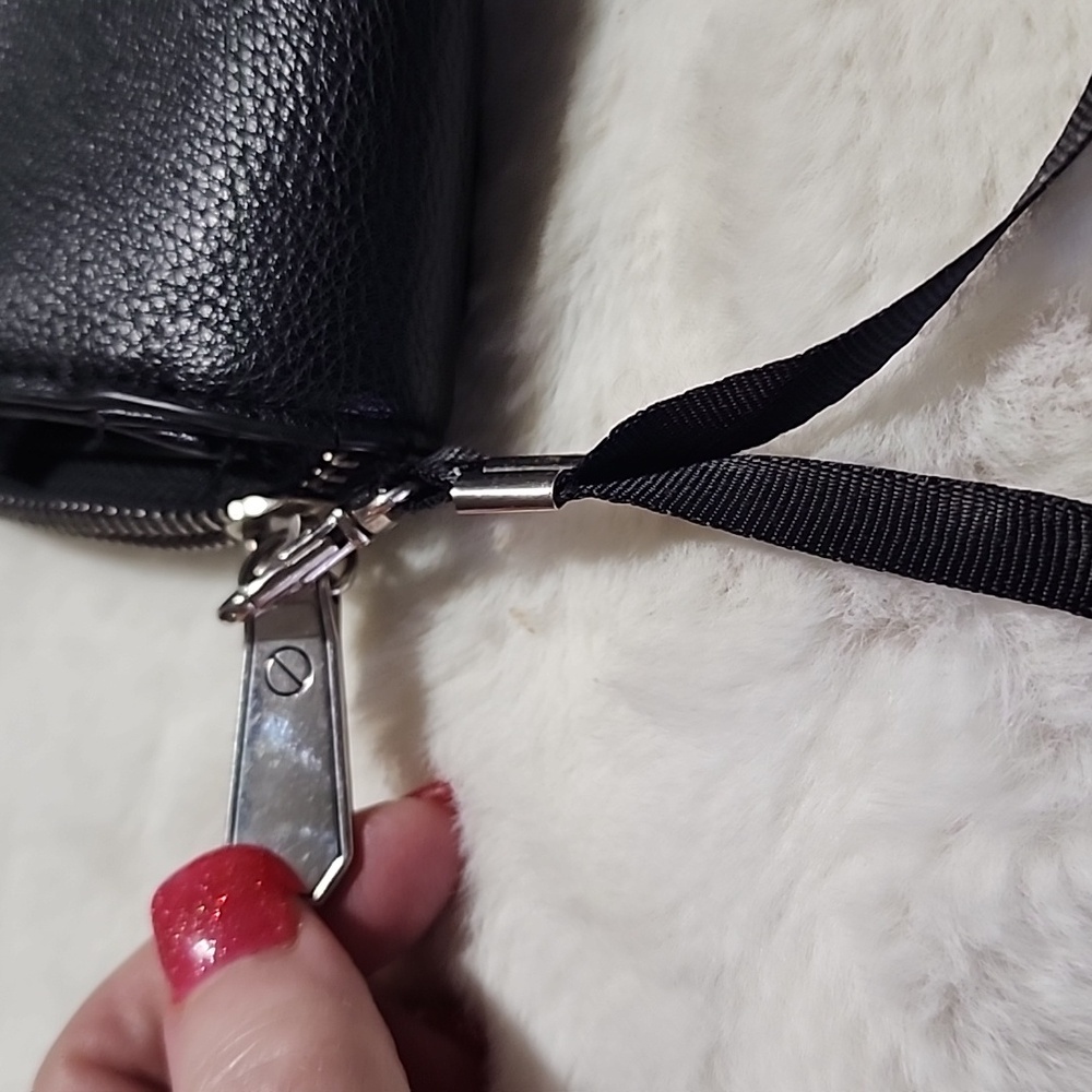 ROSETTI  CLUTCH FOLD OVER WALLET. - Picture 10 of 10